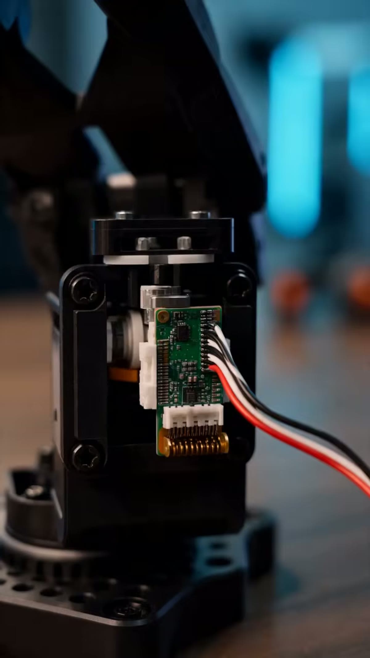 Teleoperated Robot Arm Pair — LeRobot AI Imitation Learning | Robo Kids - view 3